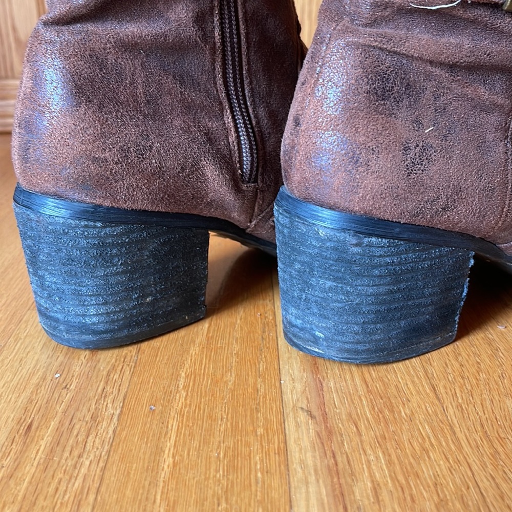 Knee high buckle boots - Picture 4 of 16